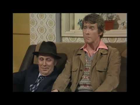Frank Spencer - Trying not to laugh scene Some mothers do ave em Richard Wilson classic BBC comedy