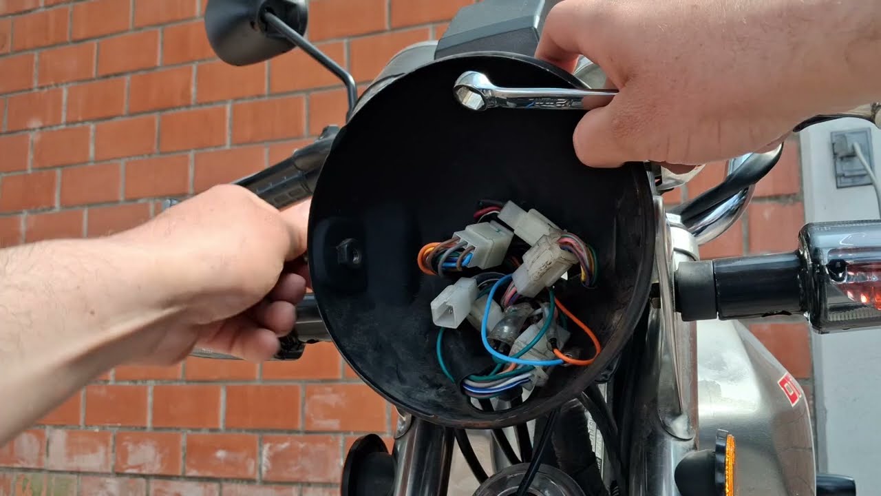 CAMBIO FARO COMPLETO ITALIKA FT125 Y DT125 super rápido y muy fácil