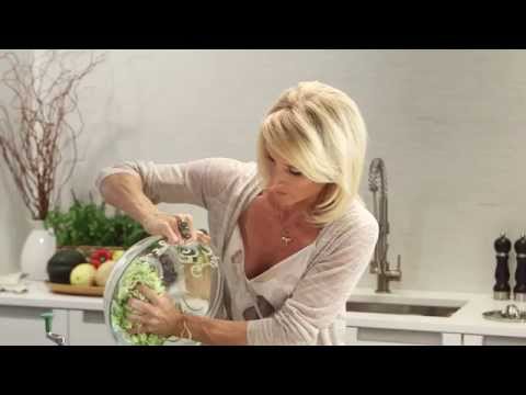 How to Make Zucchini Noodles with Marinara