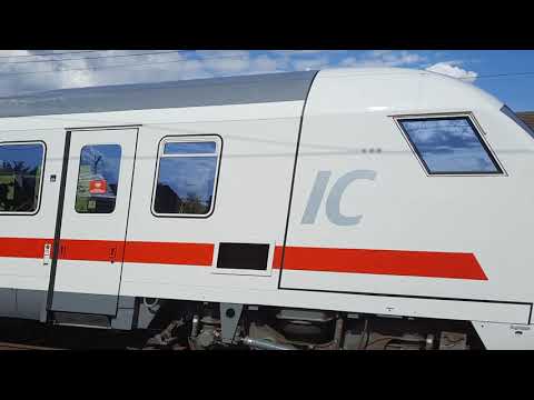 Bahnhof Salzbergen: Durchfahrt DB 101 093-3,  IC nach Norddeich Mole (02-08-2021)