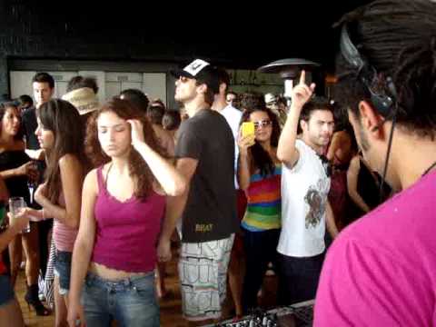 RayOkpara-PoolParty-HotelHabita-Mayo15.2011-Video4.MPG