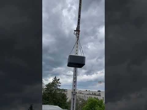 Whirlpool Transport in Berlin  - Lieferung mit Kran