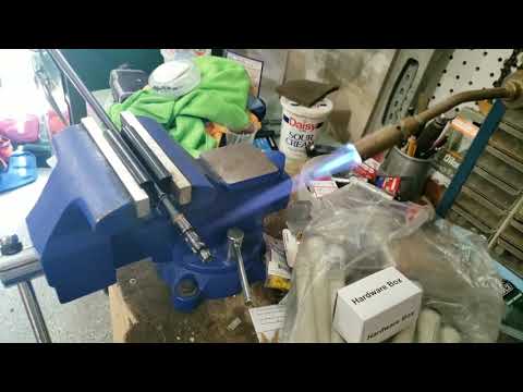 Simple Taylor Made shaft adapter removal 30 sec without shaft puller