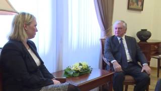 Эдвард Налбандян принял Бриджит Бринк