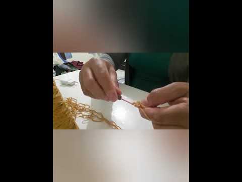 ESSA MULHER É CARA DE PAU, DIZENDO ENSINO CROCHÊ