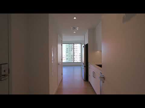 35 Lomasney Way — West End