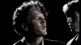 Finn Bros -Angels Heap (1995)