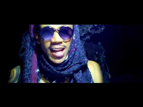 Stalker Walker feat Mara Muzik "Frapper les"