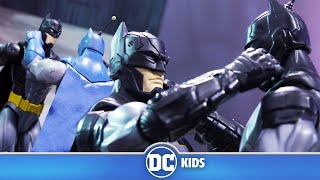 Ep 2 Batman Bots | Batman: Crónicas Caped Crusader | DC Kids