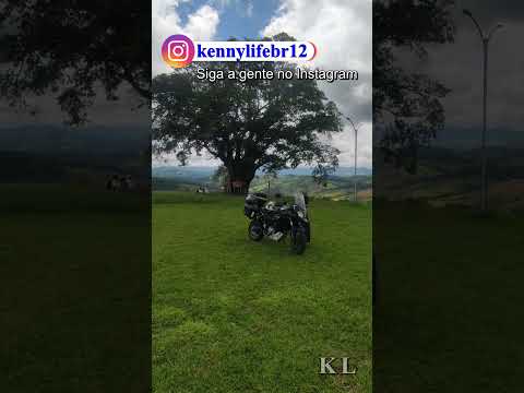 Encontramos esse lugar por acaso… e valeu cada quilômetro 🏍️⛪