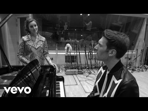 Giovanni Caccamo - Via da qui con Carly Paoli (Far Away)