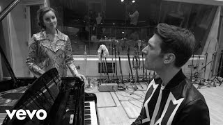 Giovanni Caccamo - Via da qui con Carly Paoli (Far Away)