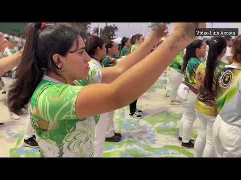Show de Batería TNT de Comparsa Emperatriz en la expo carnaval