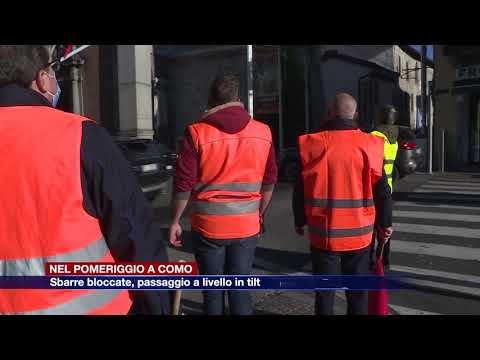 Etg - Como, cronache di ordinario disagio: passaggio a livello bloccato a mezz’aria