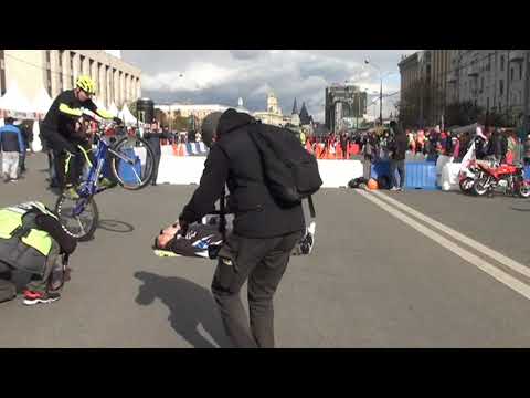 Мотошоу прыжки на велосипеде.21 сентября мотофестиваль