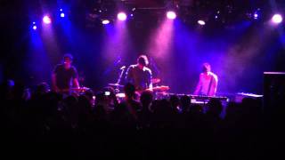 Suuns - PVC (11/23/2011, La Maroquinerie, Paris, France)