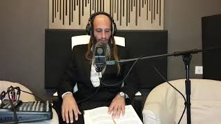 הרב מאור קריו    מדברים מרבי נחמן מברסלב   התפארות שבכל אחד מישראל (הרב מאור קריו) - התמונה מוצגת ישירות מתוך אתר האינטרנט יוטיוב. זכויות היוצרים בתמונה שייכות ליוצרה. קישור קרדיט למקור התוכן נמצא בתוך דף הסרטון