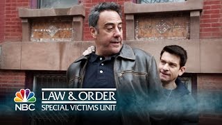 Law &amp; Order: SVU - A Corrupt Officer Falls (Episode Highlight)
