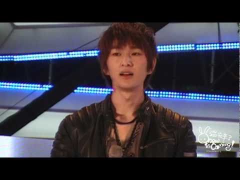 [FANCAM] 111028 Cute Onew sticking out his tongue *merong* + talk @ Bu$an F!rew0rks Fest!val