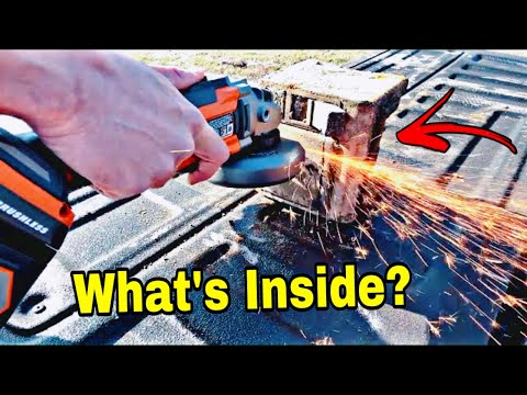 What's Inside This OLD Locked Safe I Found Magnet Fishing?!