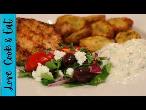 Grillad fläskytterfilé med yoghurtsås och tomat- och persiljesallad