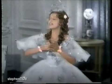 Jeanette MacDonald sings La Traviata