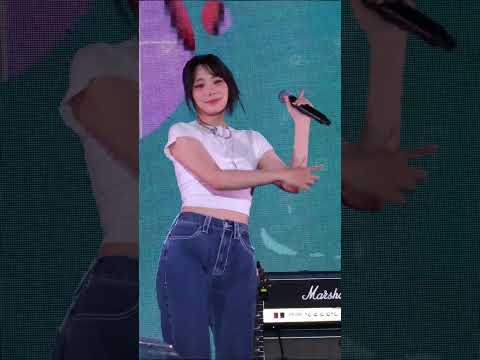 250426 QWER SUPERNOVA VOX IN TAIPEI FULL (SIYEON 시연 직캠)