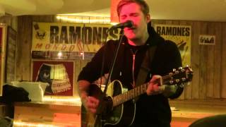 Brian Fallon Boxer live Ramonesmuseum Berlin