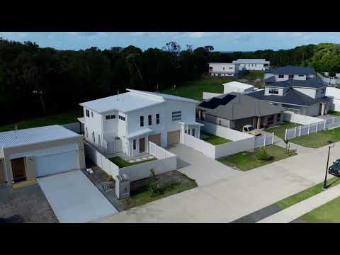 1/7 Yeri Drive, Rainbow Beach, QLD 4581, 3 Bedrooms, 2 Bathrooms, Apartment