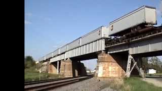 preview picture of video 'BNSF Intermodal overhead at Cameron, IL'