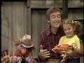 Classic Sesame Street Bob Forgetful Jones Susan And The Kids Sing Mulberry Bush 1983