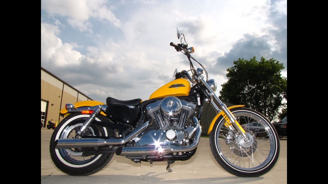 2013 Harley-Davidson SPORTSTER SEVENTY-TWO XL1200V