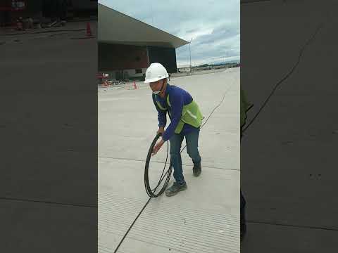 KERJA SEHARI HARINYA KULI JADI TUKANG NARIK KABEL...