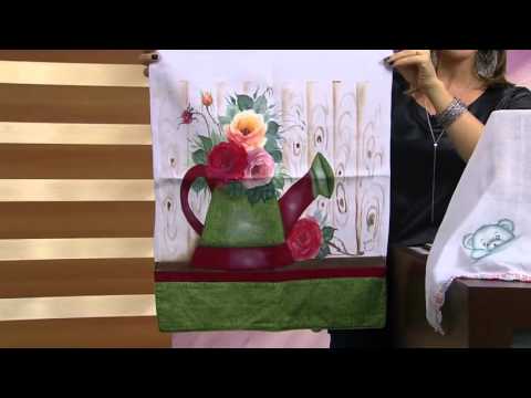 Mulher.com - 14/03/2016 - Bico de crochê e pintura em fralda - Filó Frigo PT2