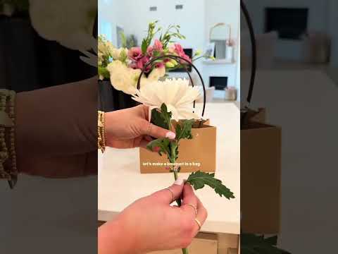 Bouquet in a bag!! 💐 #giftidea #flowers #uniquegifts