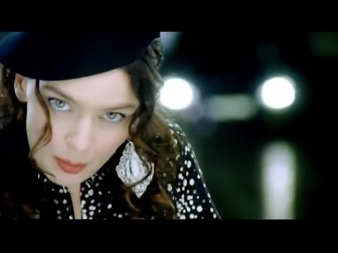 Nil Karaibrahimgil - Organize İşler Bunlar (Official Video)