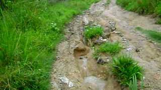 Enchente em rio de Tribobó provoca caos na Ponte Caída