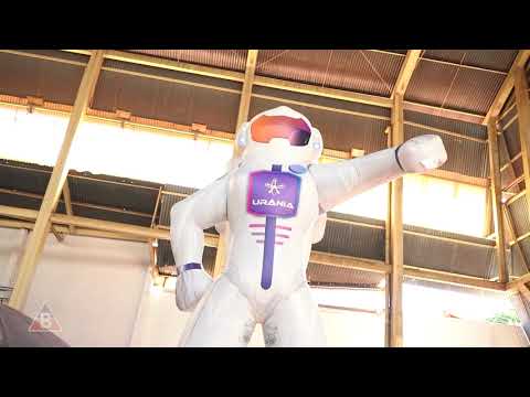 Planetário Urânia no Colégio Barretos: Uma Jornada pelo Universo!