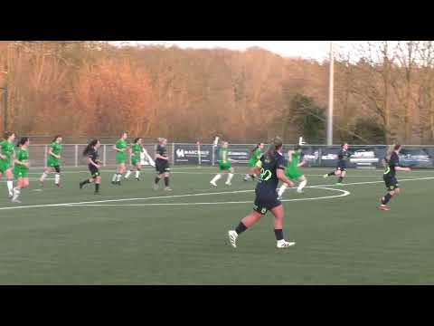 FC Irlande Auderghem - RAAL La Louvière Women on 08.03.2025: ball against the post!