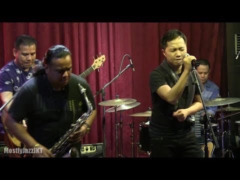 Sandhy Sondoro ft. Nicky Manuputty - People @ Mostly Jazz 28/05/14 [HD]