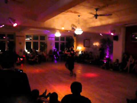 Livia Menuzzi und Severin Fraser @ Nou Mitte * Ciriaco Ortiz "Lagrimas y Flores"