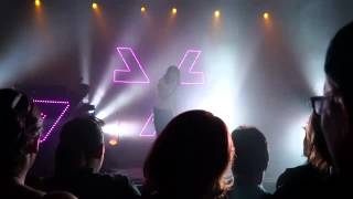 CHVRCHES - Dead Air - New Song Live