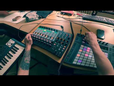 Eyes // Ableton Live Session // Akai APC40, Ableton Push 2 // Minimal Techno