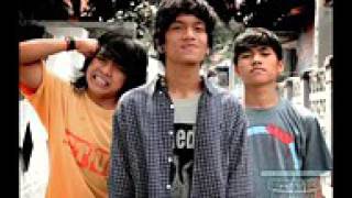 Download lagu Stand Here Alone   Hinaan Membuat Tegar mp3