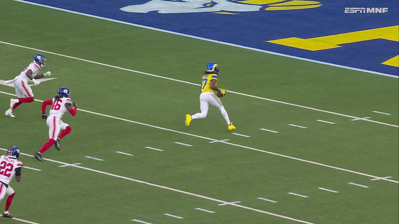 Davante Adams with the First TD of the Game !!