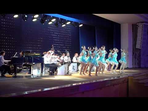 Moonshine Chorus Line & Ivan Pobeguts — Eight to the Bar