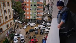 İstanbul'da son yılların en şiddetli yağışları yıkıma yol açtı