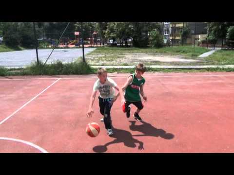 Mecz na boisku - czhłopcy rocznik 2003