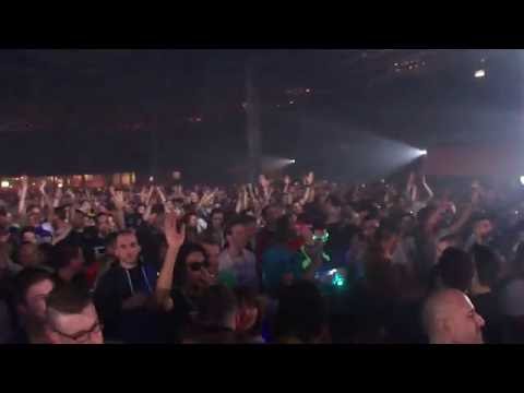 ASOT 750 Utrecht - Standerwick (Andrew Bayer & Asbjorn vs Cold Blue - Super Wonderful (UCast Mashup)