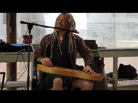 Bing Futch getting down with Blues on unusual Dulcimerica